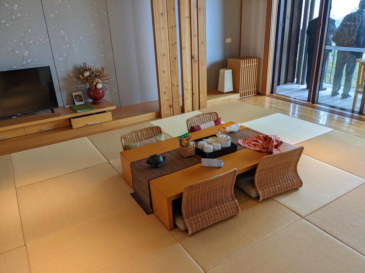 礁溪老爺自助餐住宿一泊二食早晚餐服務超棒 - 第9張圖 礁溪老爺自助餐住宿一泊二食早晚餐服務超棒