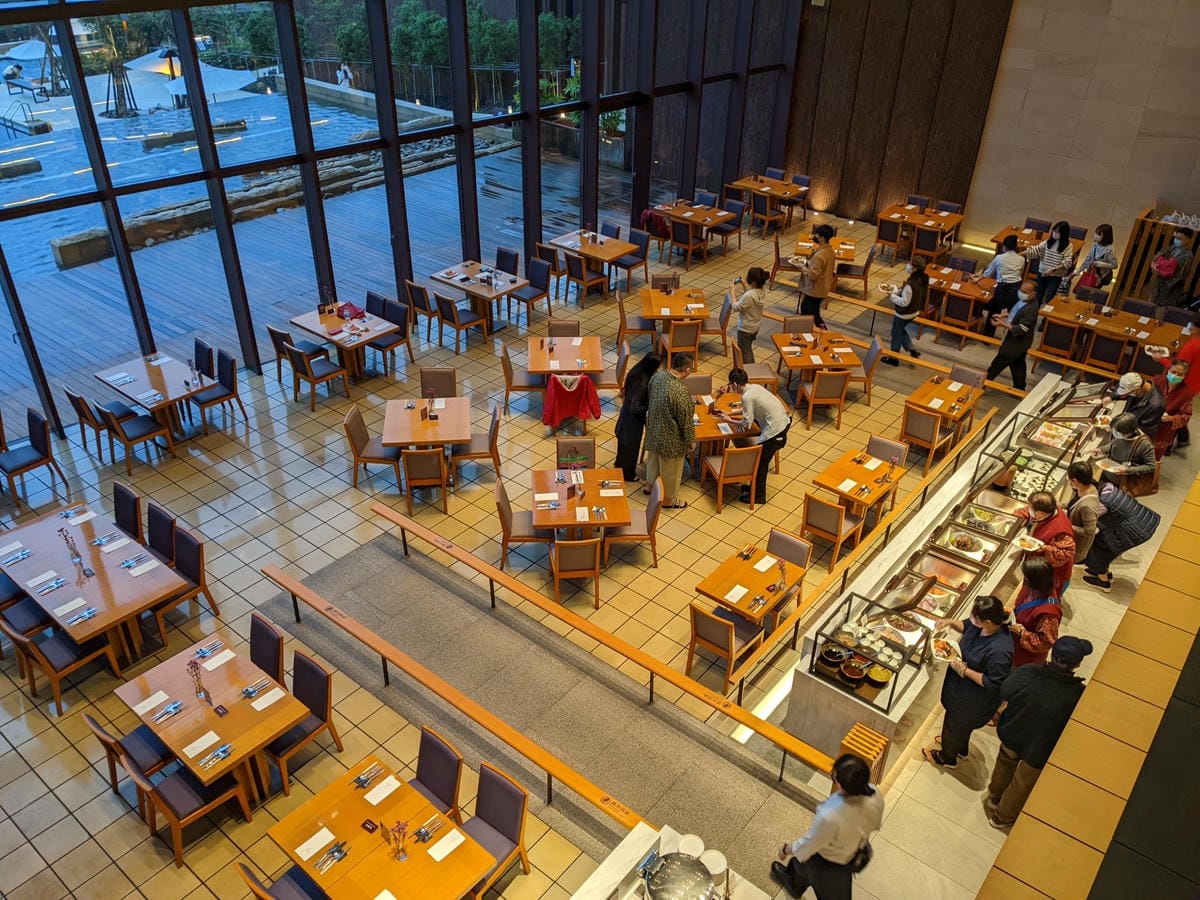 礁溪老爺自助餐住宿一泊二食早晚餐服務超棒 - 第14張圖 礁溪老爺自助餐住宿一泊二食早晚餐服務超棒