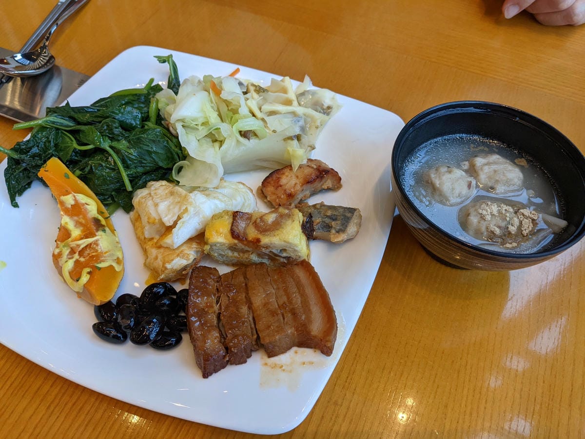 礁溪老爺自助餐住宿一泊二食早晚餐服務超棒 - 第11張圖 礁溪老爺自助餐住宿一泊二食早晚餐服務超棒