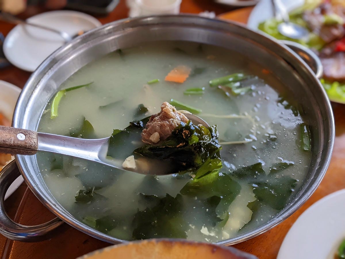 清境奧萬大餐廳塔洛灣甕仔雞 平日有開不錯吃