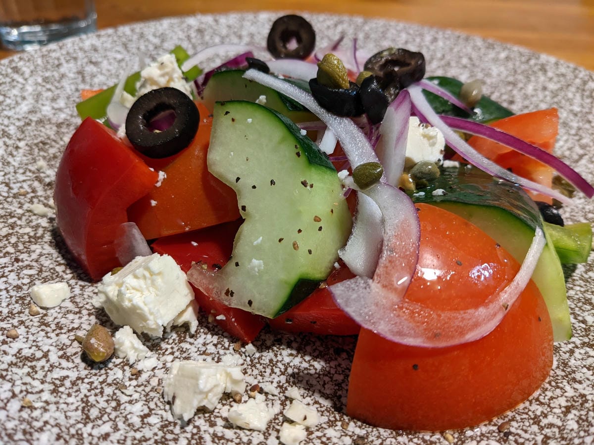 希臘左巴台大店 | 學生聚餐異國菜假日一位難求 - 第4張圖 希臘左巴台大店 | 學生聚餐異國菜假日一位難求