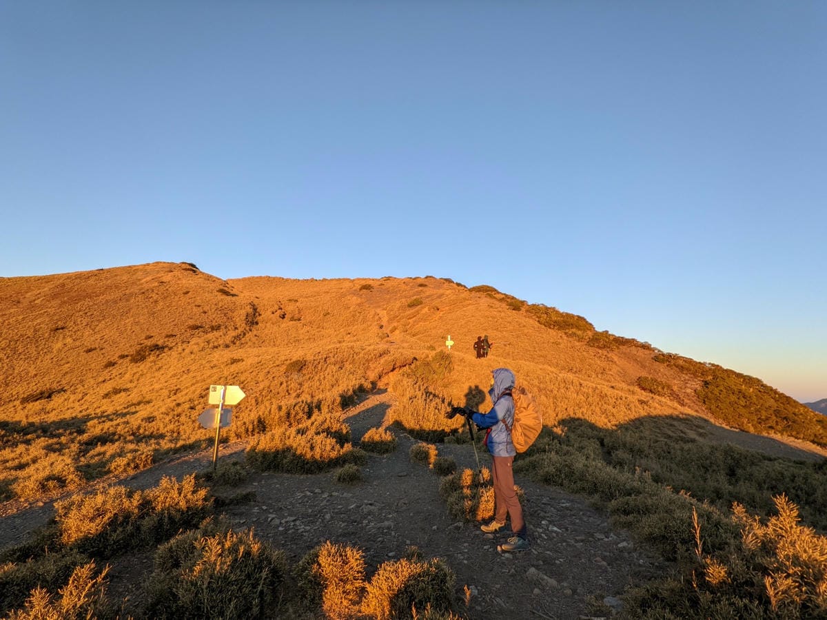 百岳合歡西峰 高山一日合歡北峰不下華岡