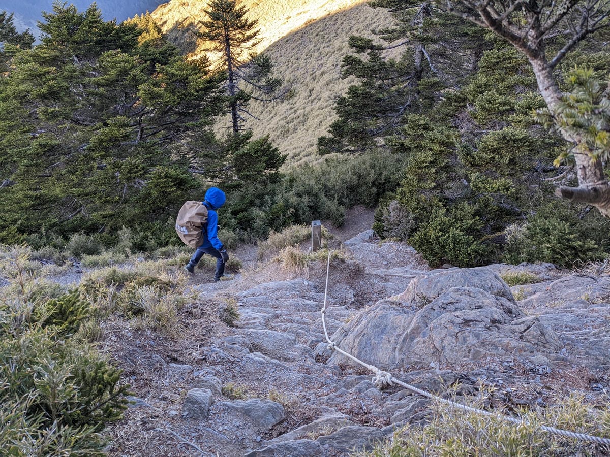 百岳合歡西峰 高山一日合歡北峰不下華岡