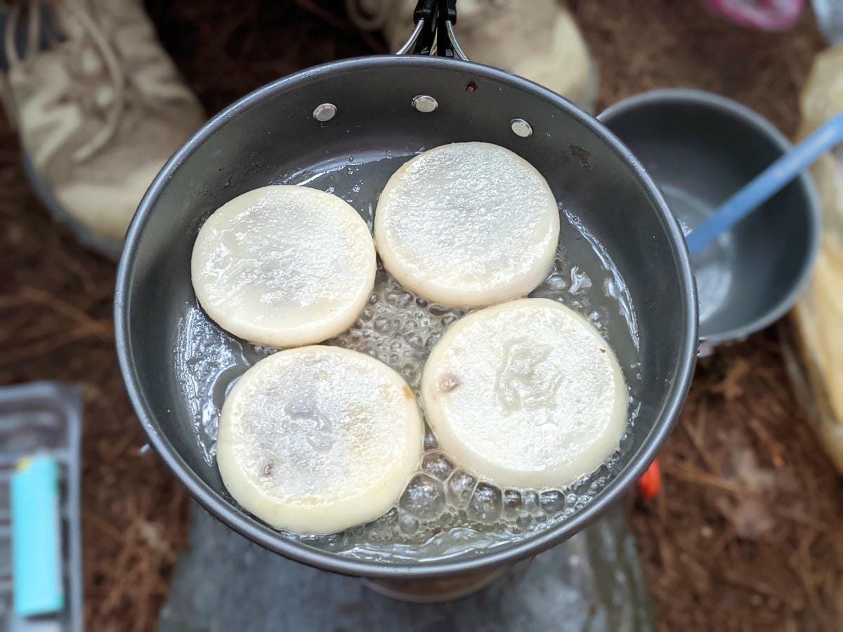 高山百岳多日爬山行動糧紀錄 即食飯糰洋芋片濃湯