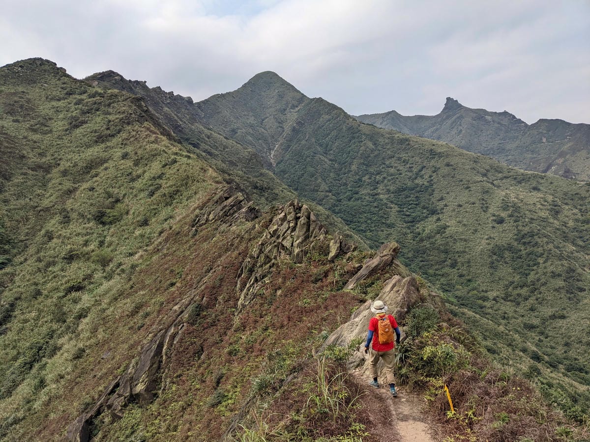 劍龍稜新路線 鋸齒稜茶壺山稜線縱走之繩索已拆
