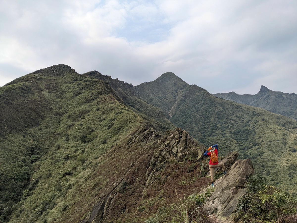 劍龍稜新路線 鋸齒稜茶壺山稜線縱走之繩索已拆