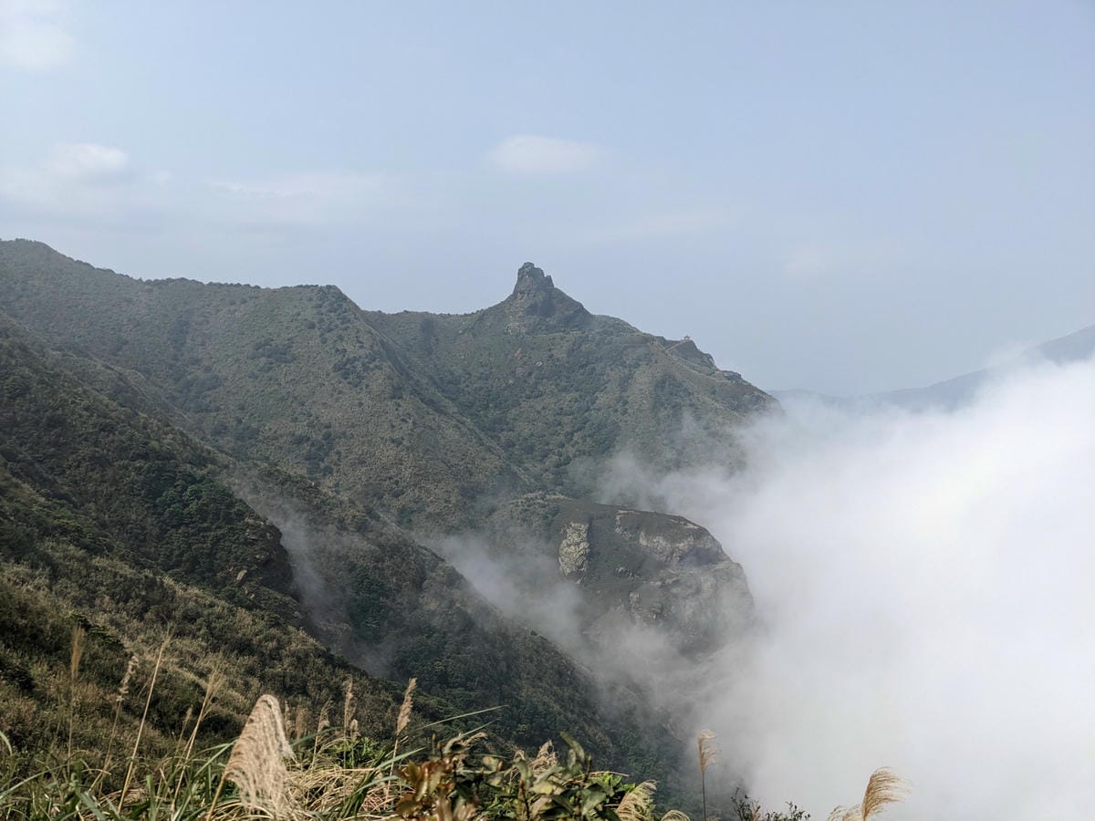 劍龍稜新路線 鋸齒稜茶壺山稜線縱走之繩索已拆