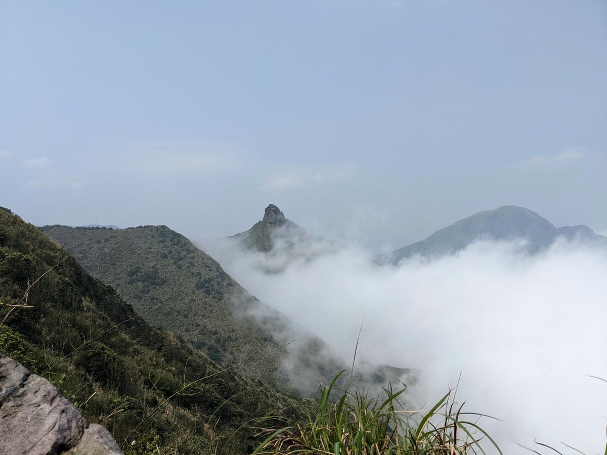 劍龍稜新路線 鋸齒稜茶壺山稜線縱走之繩索已拆