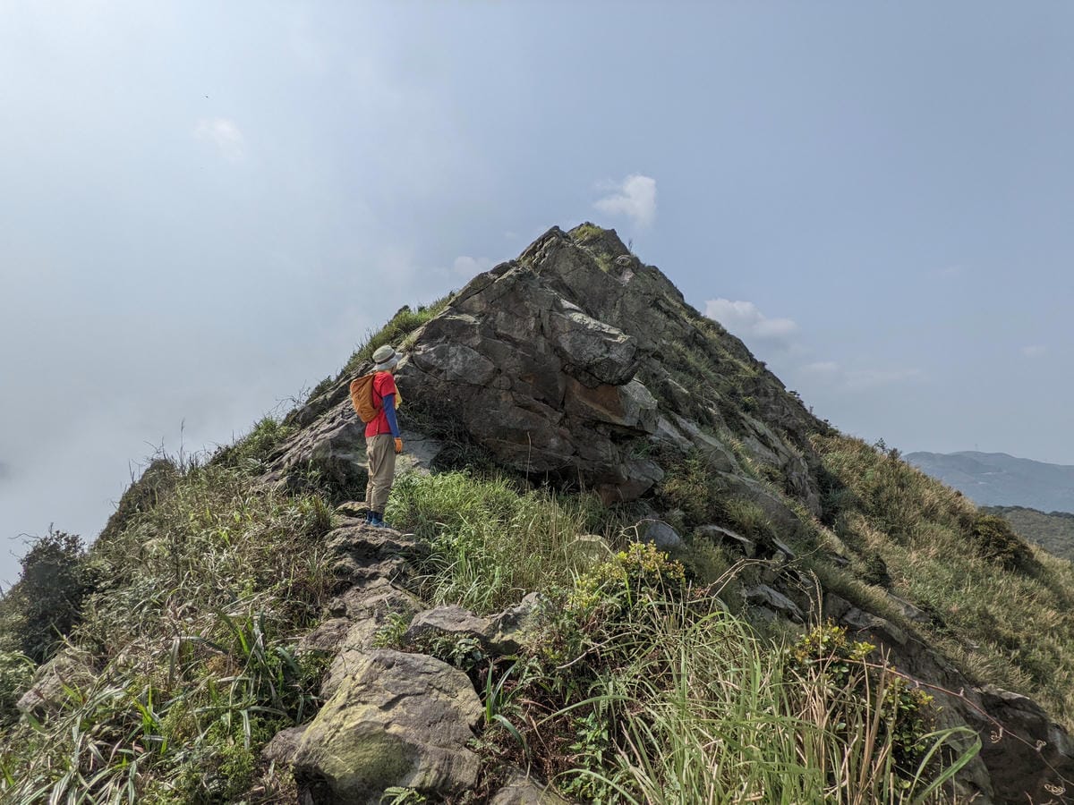 劍龍稜新路線 鋸齒稜茶壺山稜線縱走之繩索已拆