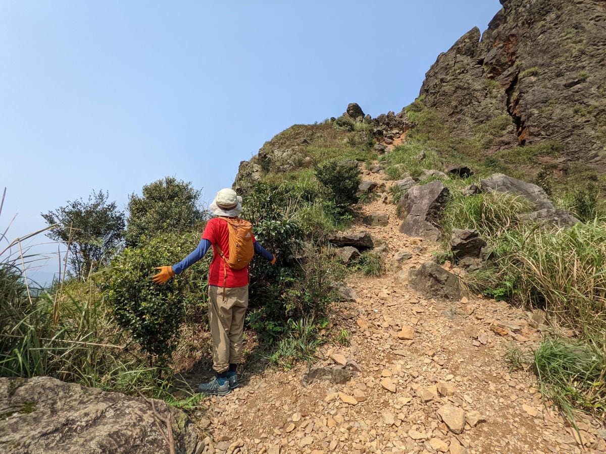 劍龍稜新路線 鋸齒稜茶壺山稜線縱走之繩索已拆