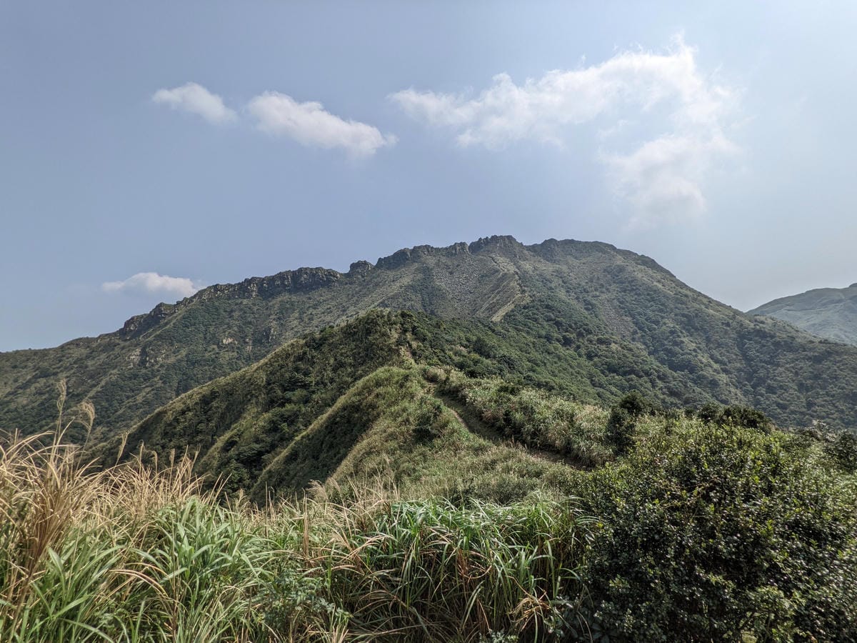 劍龍稜新路線 鋸齒稜茶壺山稜線縱走之繩索已拆