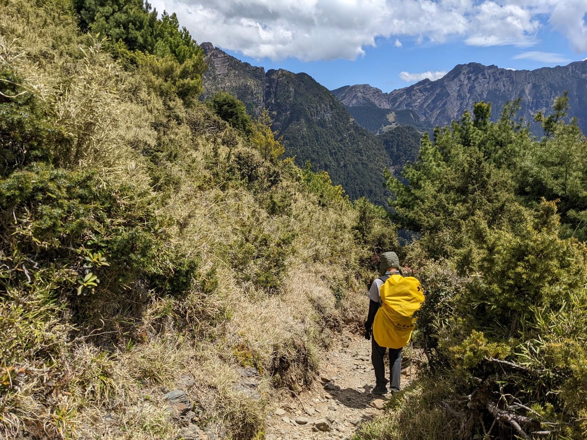 大小霸群峰 夜宿觀霧營地大鹿林道九九山莊-2