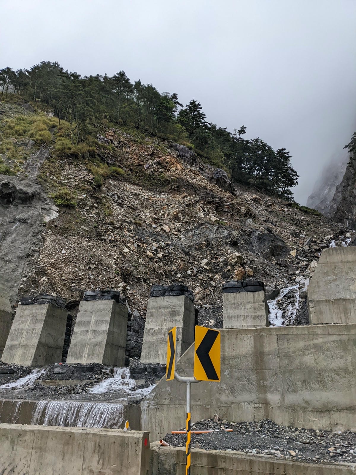 南橫F4 關山嶺山｜碎石坡走一步退兩步