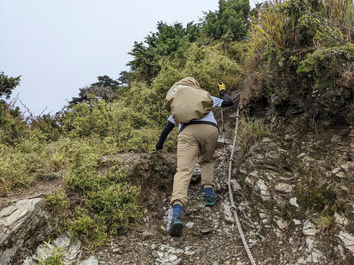南橫F4 關山嶺山｜碎石坡走一步退兩步