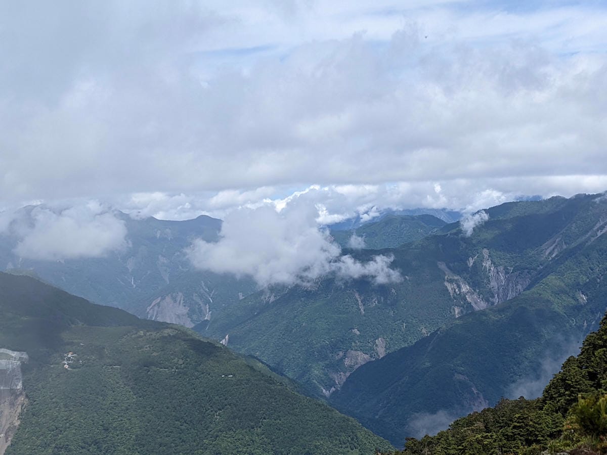 南橫F4 關山嶺山｜碎石坡走一步退兩步