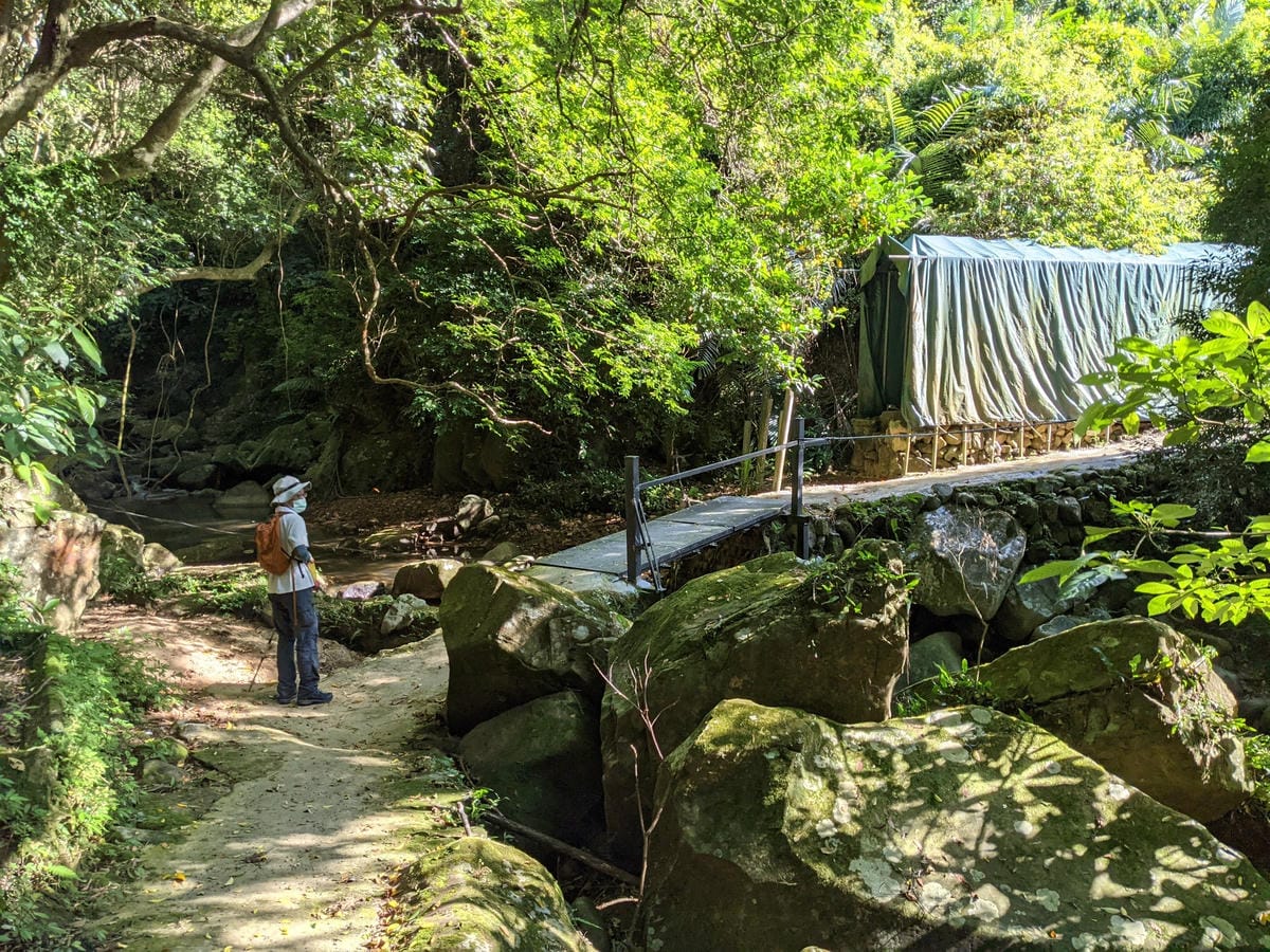 台北內湖 龍船岩非傳統的挑戰路線 迷你版五寮尖練腿推薦