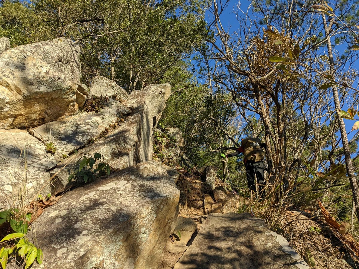 谷關七雄東卯山東南稜縱走德芙蘭｜石瀑攀爬沒有極限