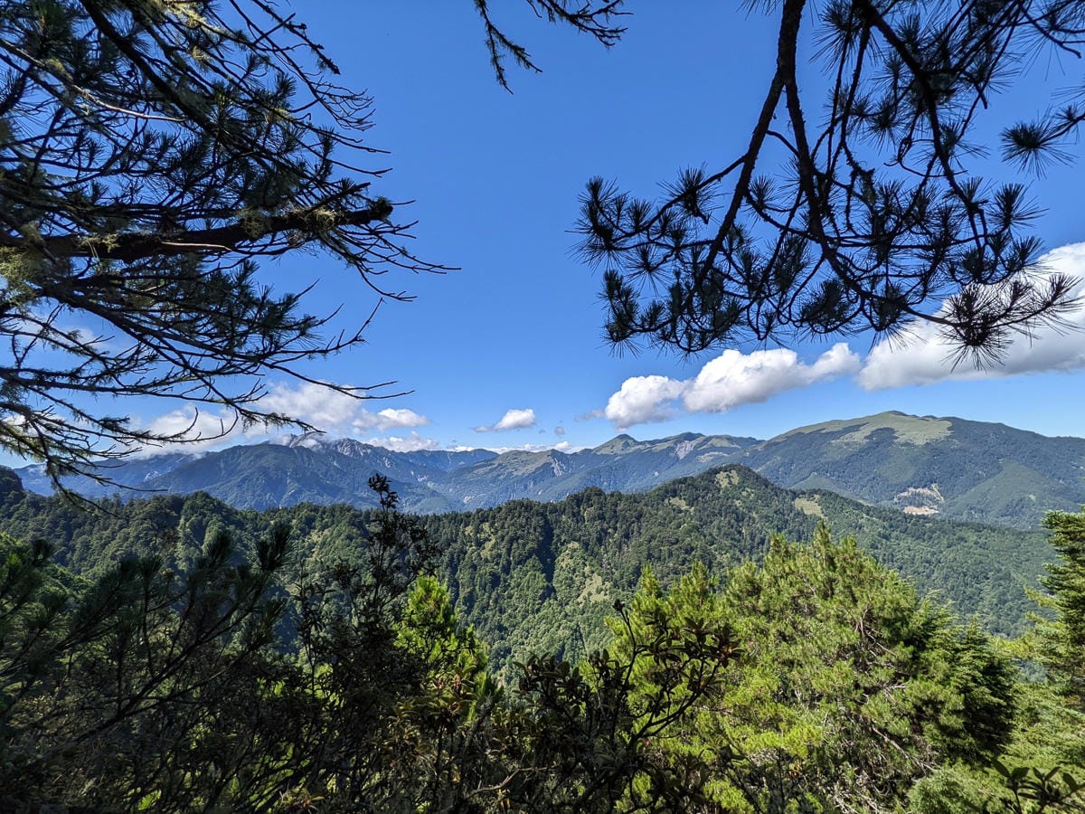 中橫四辣畢祿山 練的是心志練的是腿
