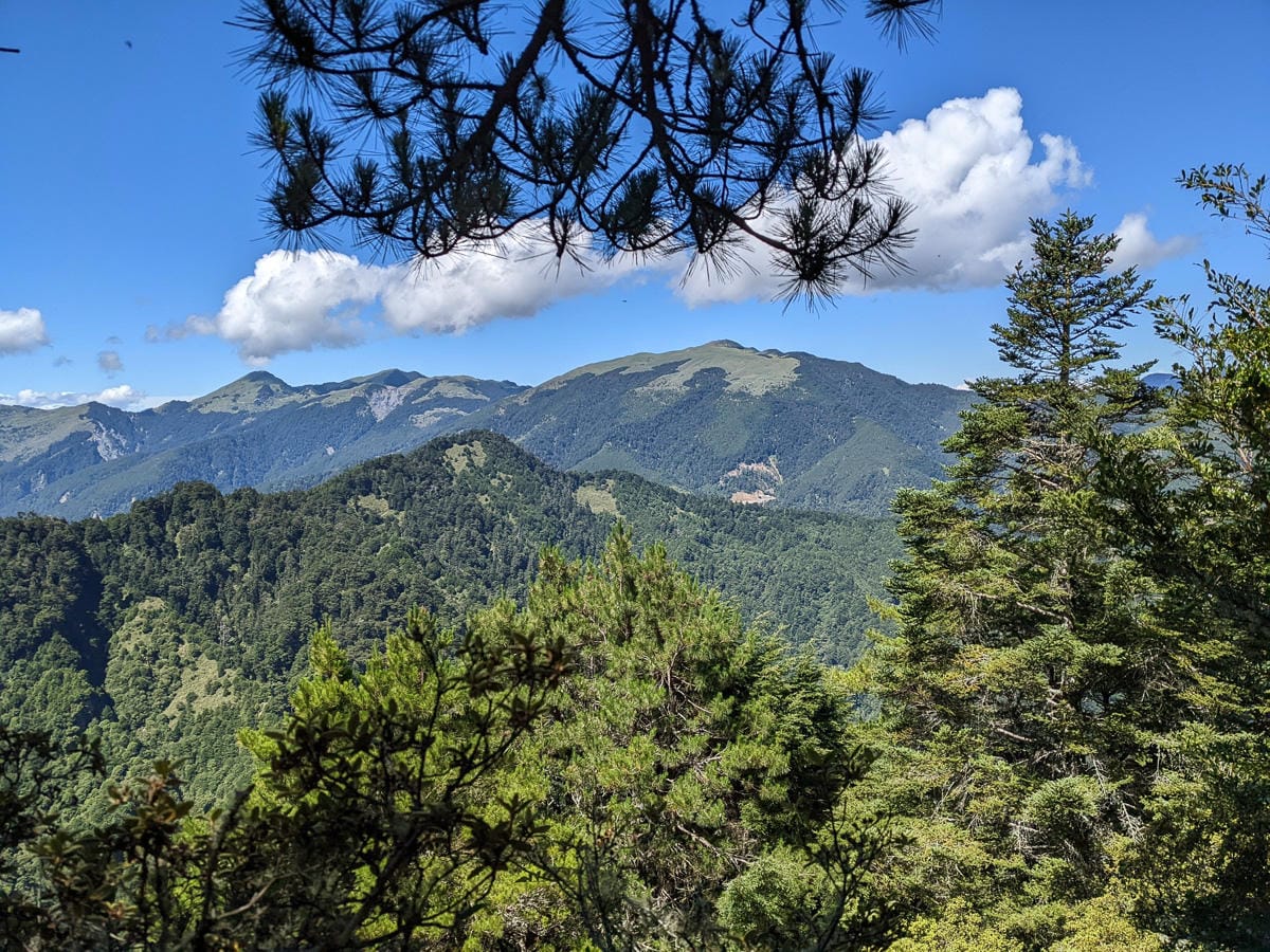 中橫四辣畢祿山 練的是心志練的是腿