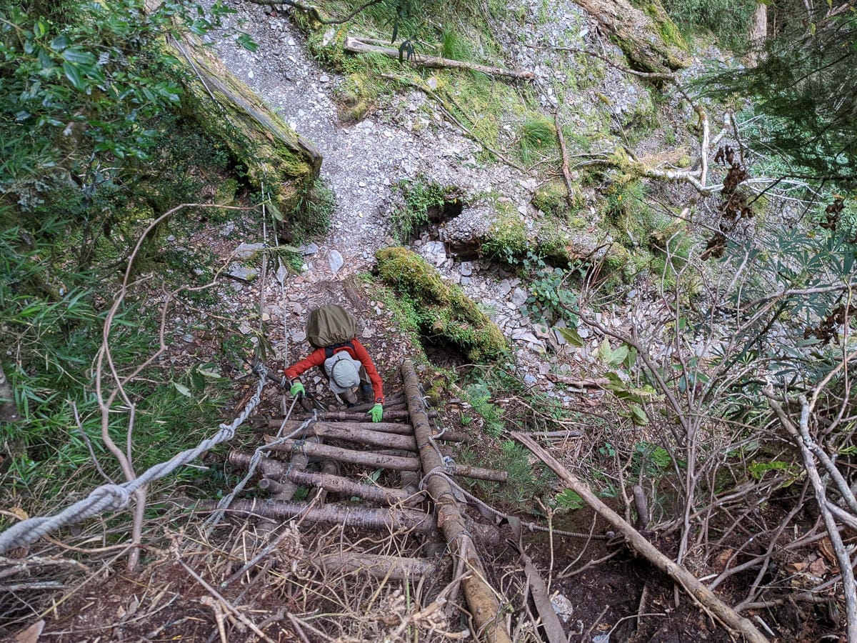 中橫四辣畢祿山 練的是心志練的是腿