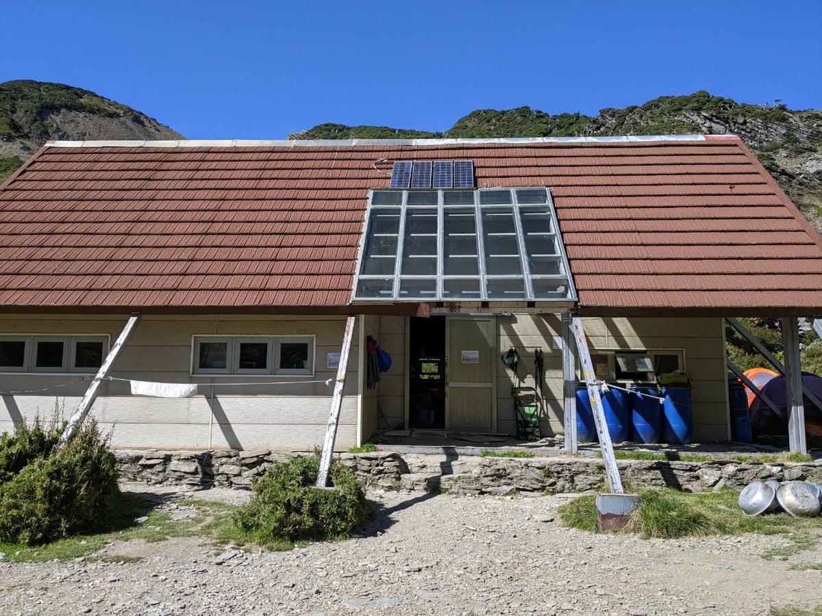 南湖圈谷山屋|北一段南湖大山重要基地 - 第2張圖 南湖圈谷山屋|北一段南湖大山重要基地