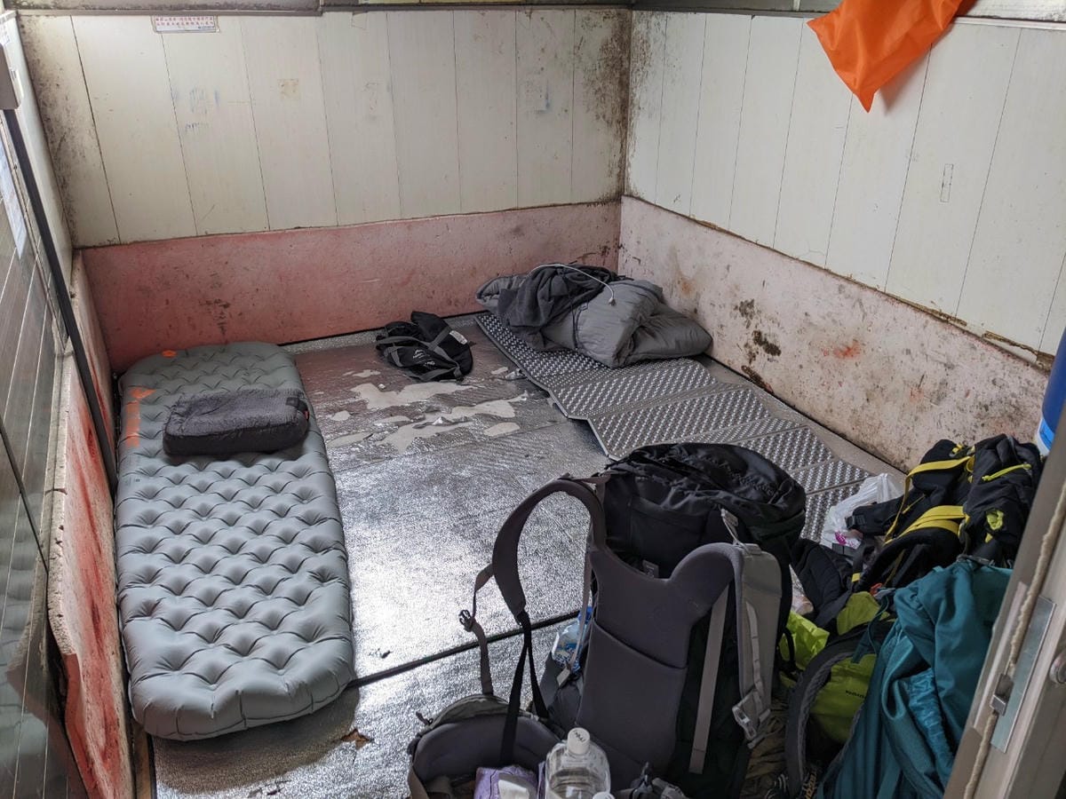 奇萊山屋|奇萊主北稜線山屋取水訊號床位整理 - 第4張圖 奇萊山屋|奇萊主北稜線山屋取水訊號床位整理