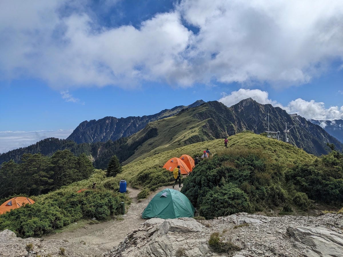 奇萊山屋|奇萊主北稜線山屋取水訊號床位整理 - 第2張圖 奇萊山屋|奇萊主北稜線山屋取水訊號床位整理