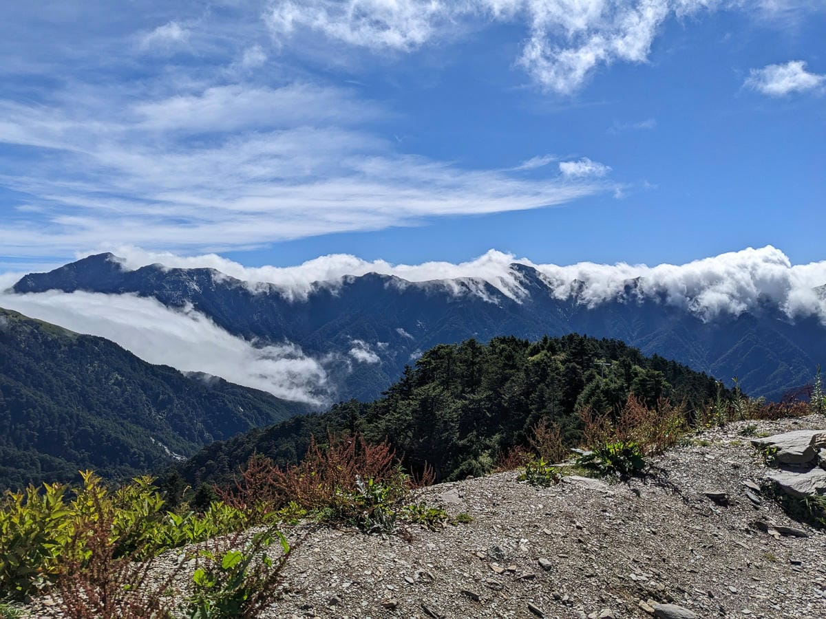 走進奇萊主北 奇萊稜線百岳黑色奇萊面紗不是蓋的