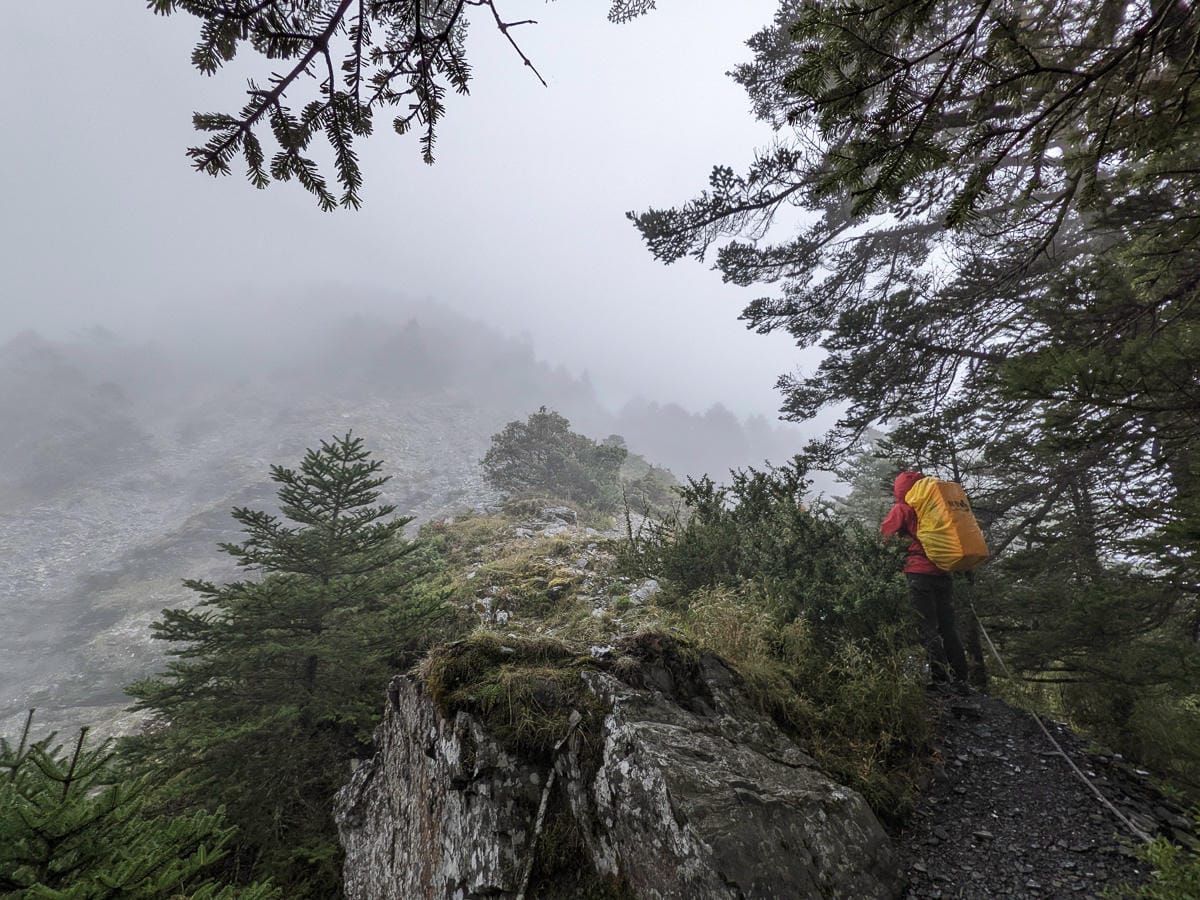 走進奇萊主北 奇萊稜線百岳黑色奇萊面紗不是蓋的