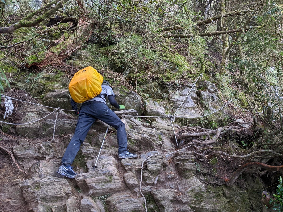 走進奇萊主北 奇萊稜線百岳黑色奇萊面紗不是蓋的