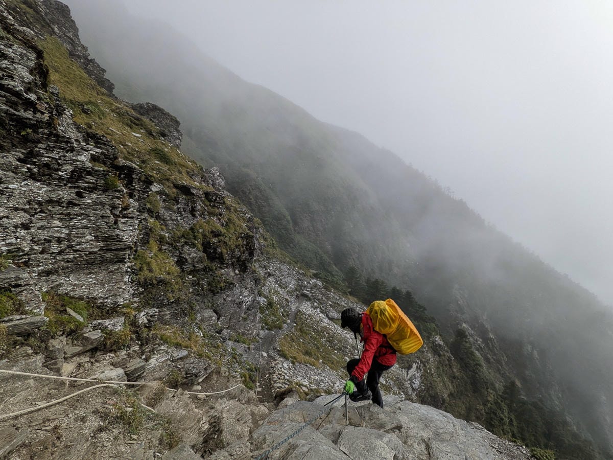 走進奇萊主北 奇萊稜線百岳黑色奇萊面紗不是蓋的