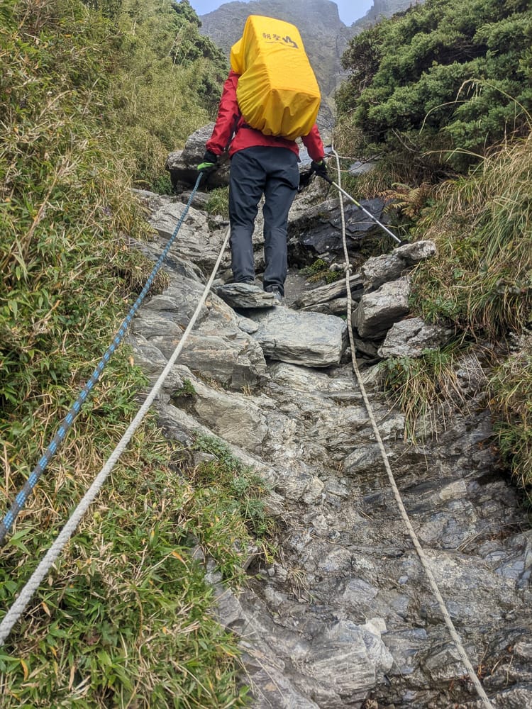 走進奇萊主北 奇萊稜線百岳黑色奇萊面紗不是蓋的