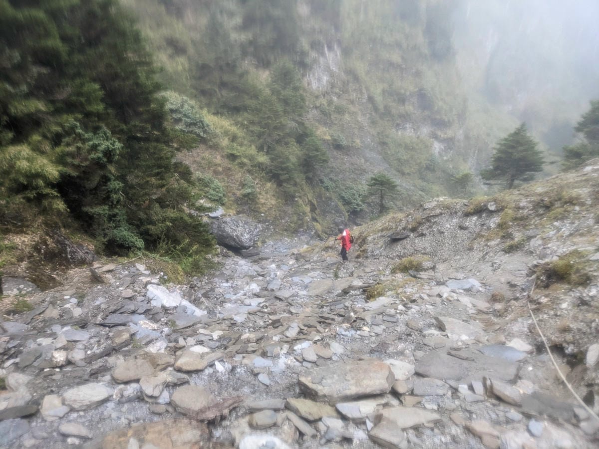 走進奇萊主北 奇萊稜線百岳黑色奇萊面紗不是蓋的