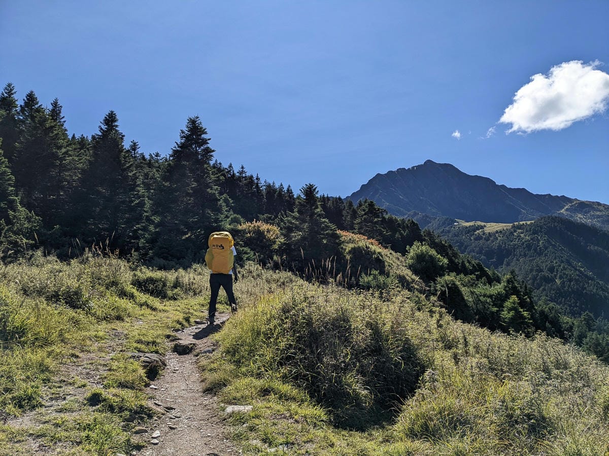 南湖大山難度行程記錄｜圈谷前的眼淚｜碎石坡