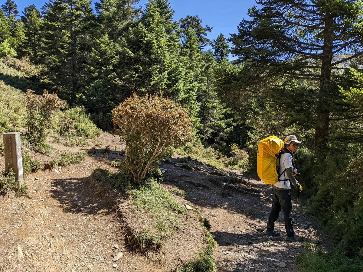 南湖大山難度行程記錄｜圈谷前的眼淚｜碎石坡
