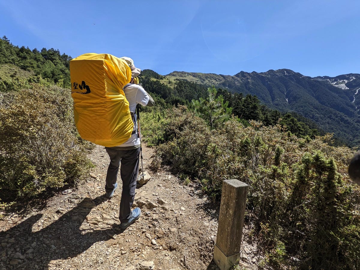 南湖大山難度行程記錄｜圈谷前的眼淚｜碎石坡