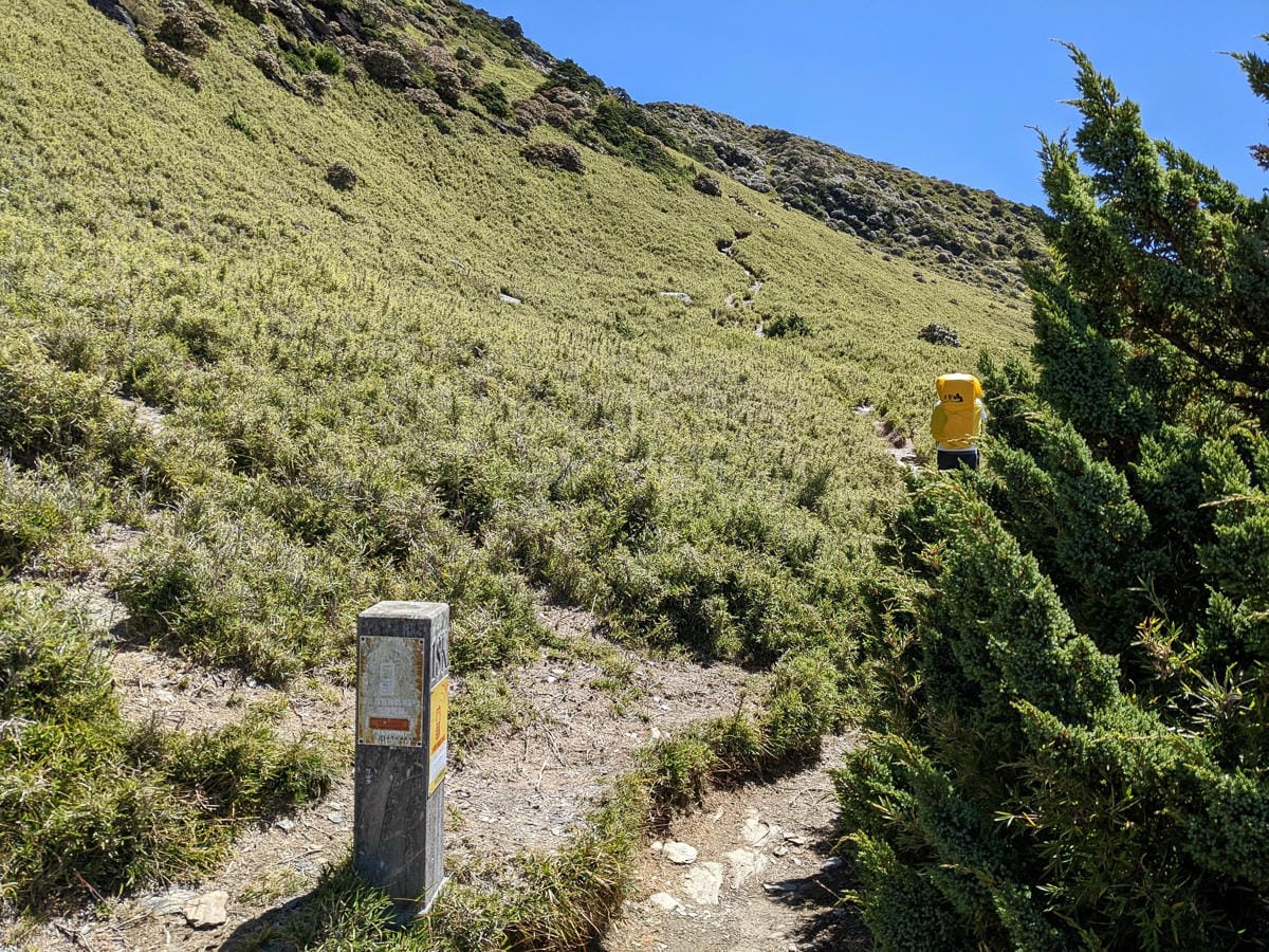 南湖大山難度行程記錄｜圈谷前的眼淚｜碎石坡