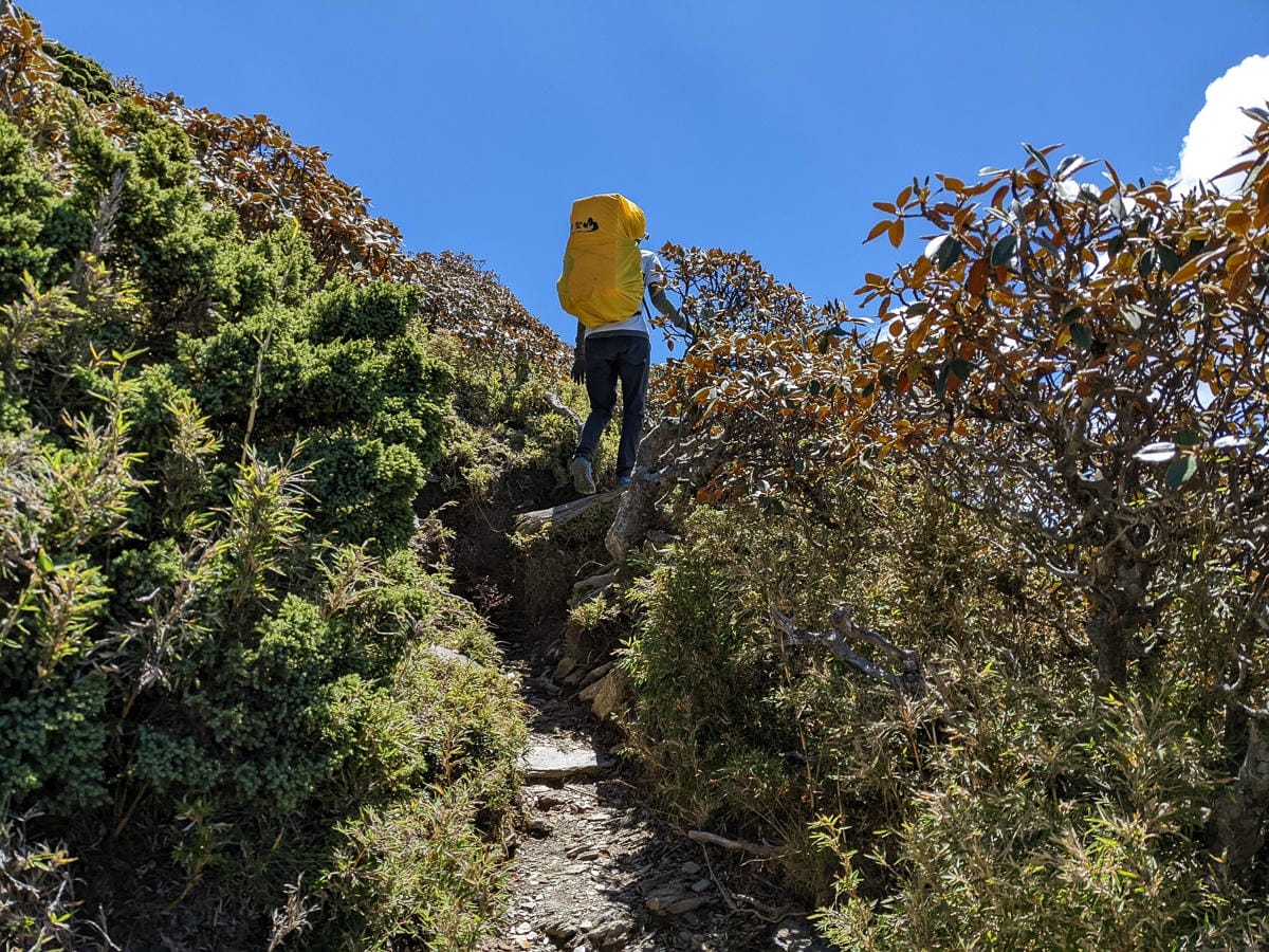 南湖大山難度行程記錄｜圈谷前的眼淚｜碎石坡