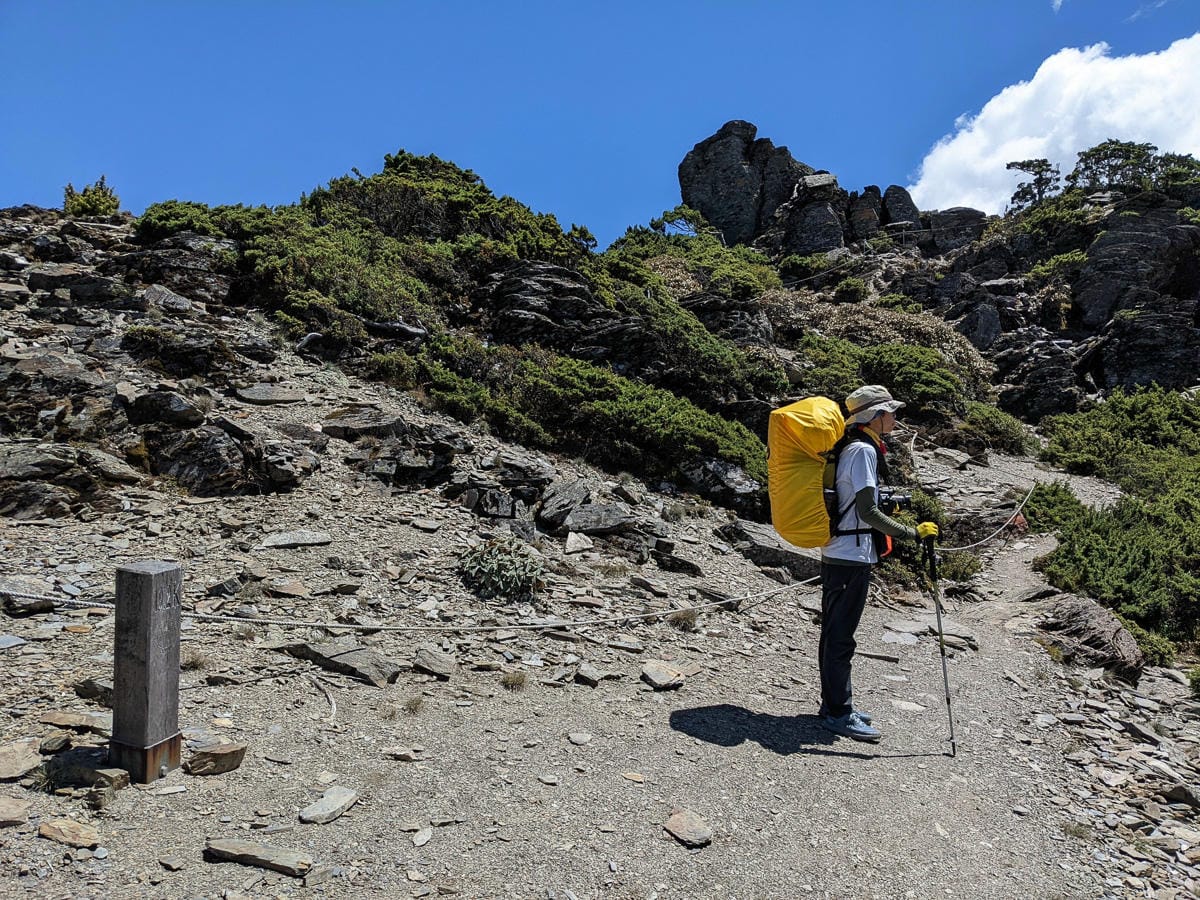 南湖大山難度行程記錄｜圈谷前的眼淚｜碎石坡