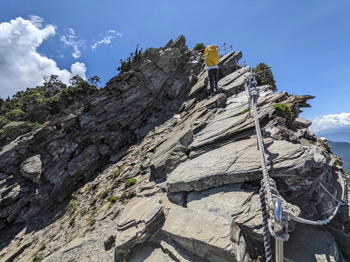 南湖大山難度行程記錄｜圈谷前的眼淚｜碎石坡