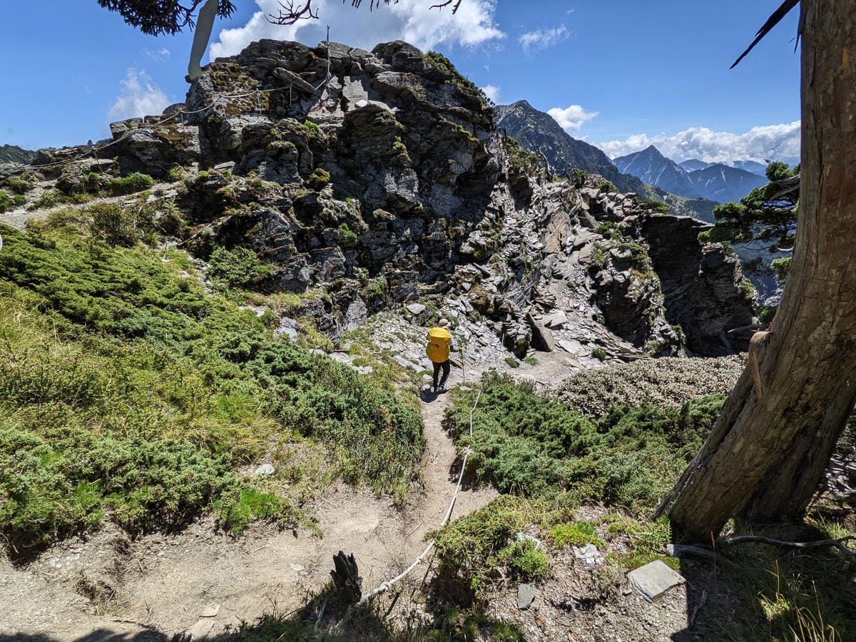 南湖大山難度行程記錄｜圈谷前的眼淚｜碎石坡