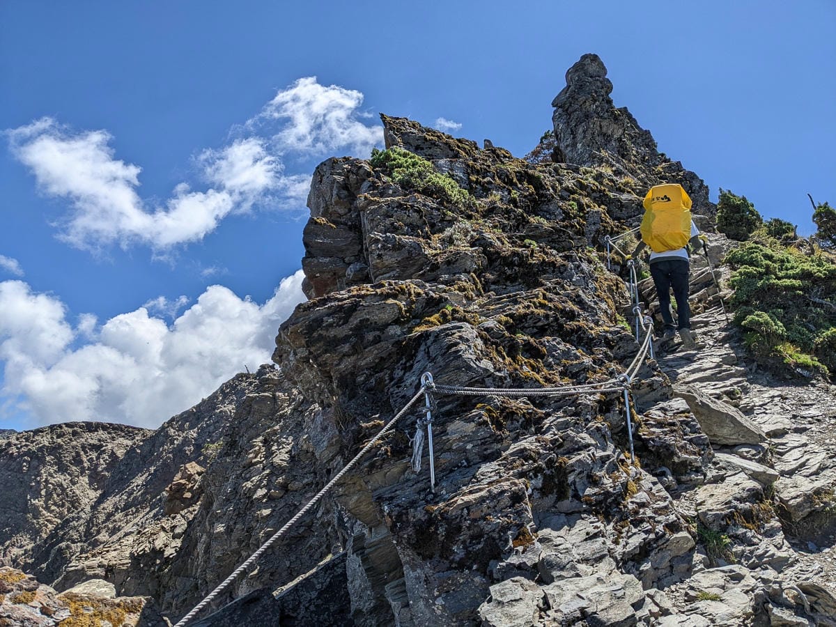 南湖大山難度行程記錄｜圈谷前的眼淚｜碎石坡