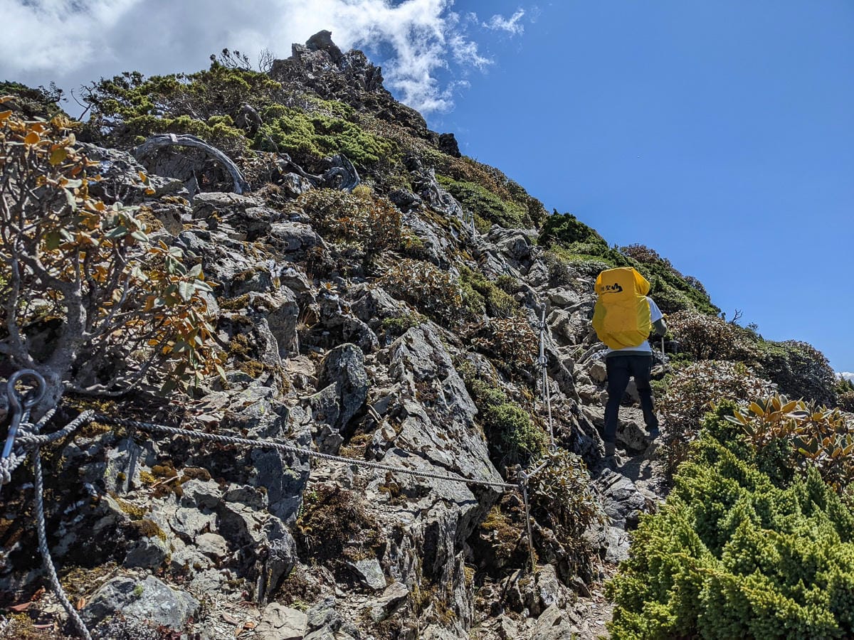 南湖大山難度行程記錄｜圈谷前的眼淚｜碎石坡
