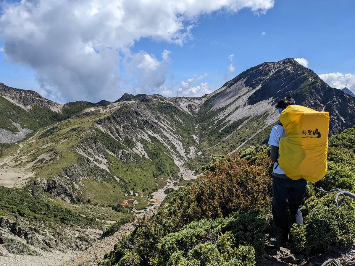 南湖大山難度行程記錄｜圈谷前的眼淚｜碎石坡