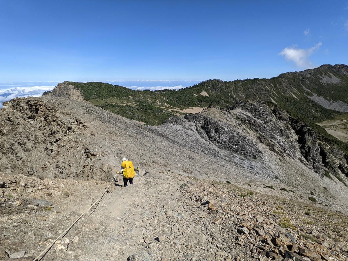 南湖大山難度行程記錄｜圈谷前的眼淚｜碎石坡