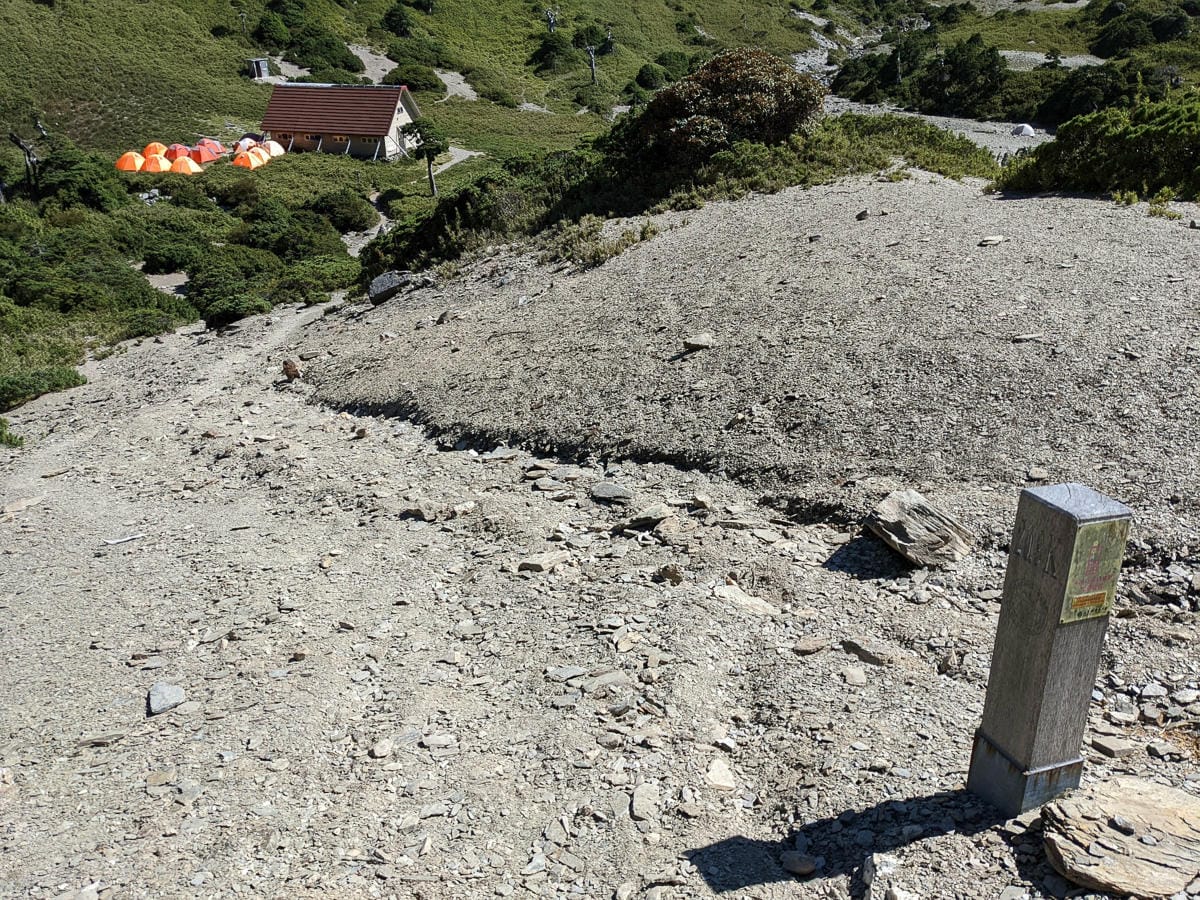 南湖大山難度行程記錄｜圈谷前的眼淚｜碎石坡