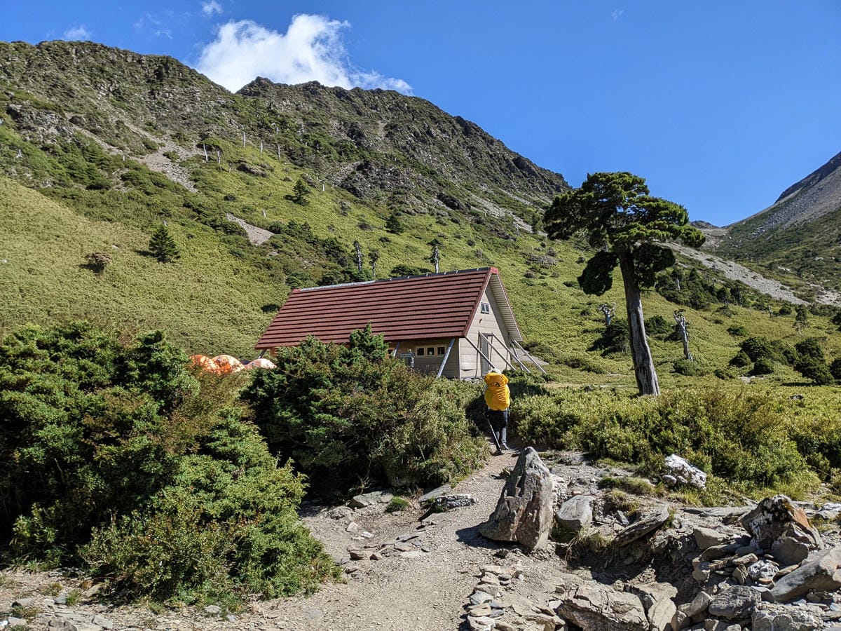 南湖大山難度行程記錄｜圈谷前的眼淚｜碎石坡