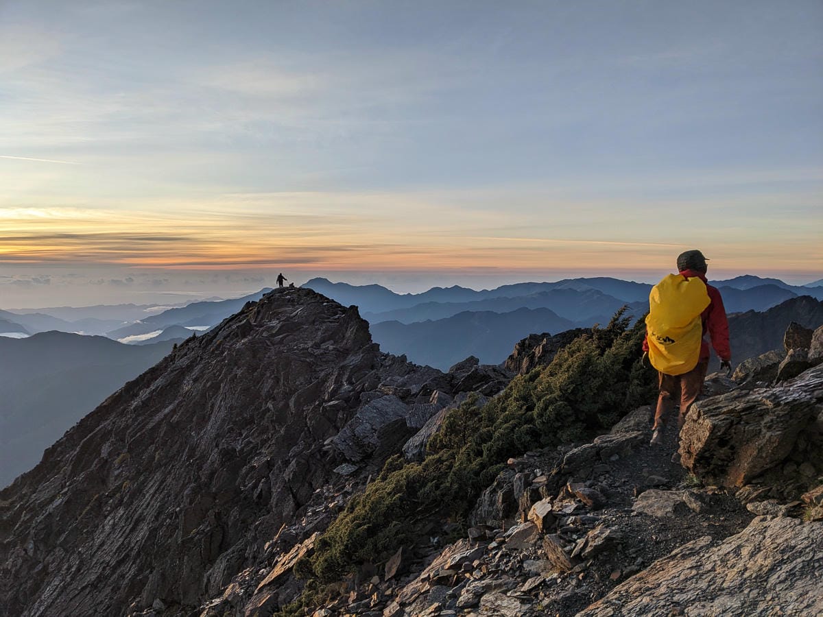 玉山東峰|百岳高山攀爬極品危險十峻之首 - 第2張圖 玉山東峰|百岳高山攀爬極品危險十峻之首
