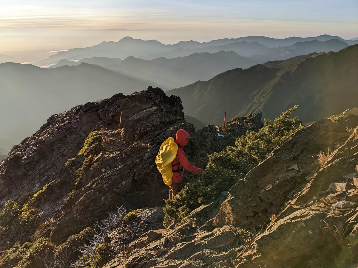 玉山東峰｜百岳高山攀爬極品危險十峻之首
