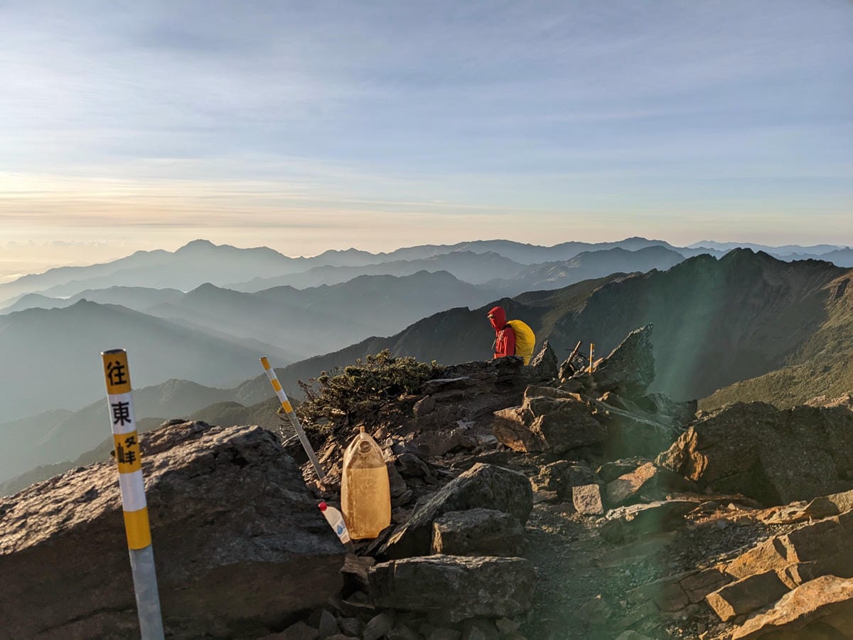 玉山東峰｜百岳高山攀爬極品危險十峻之首